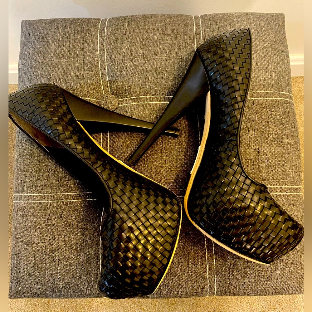 Alejandro Ingelmo Sophia Designer Platform Pumps